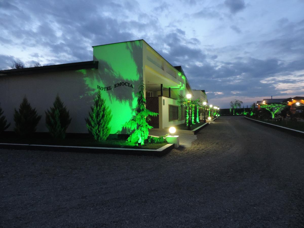 Hotel Emocia Natakhtari Екстер'єр фото