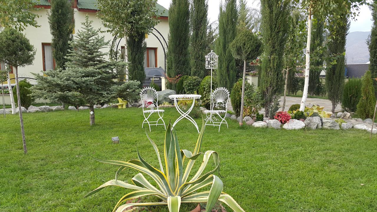 Hotel Emocia Natakhtari Екстер'єр фото