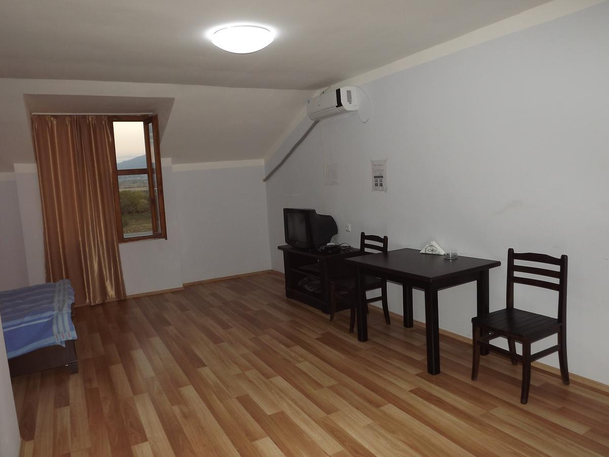 Hotel Emocia Natakhtari Екстер'єр фото